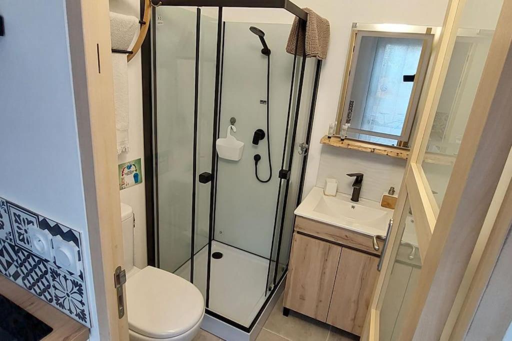 Gite De L'Olivier, Classe, Climatise, Jardin Avec Parking Gratuit Devant Le Logement Et A 5 Minutes Du Centre-Ville A Pied LʼIsle-sur-la-Sorgue Buitenkant foto