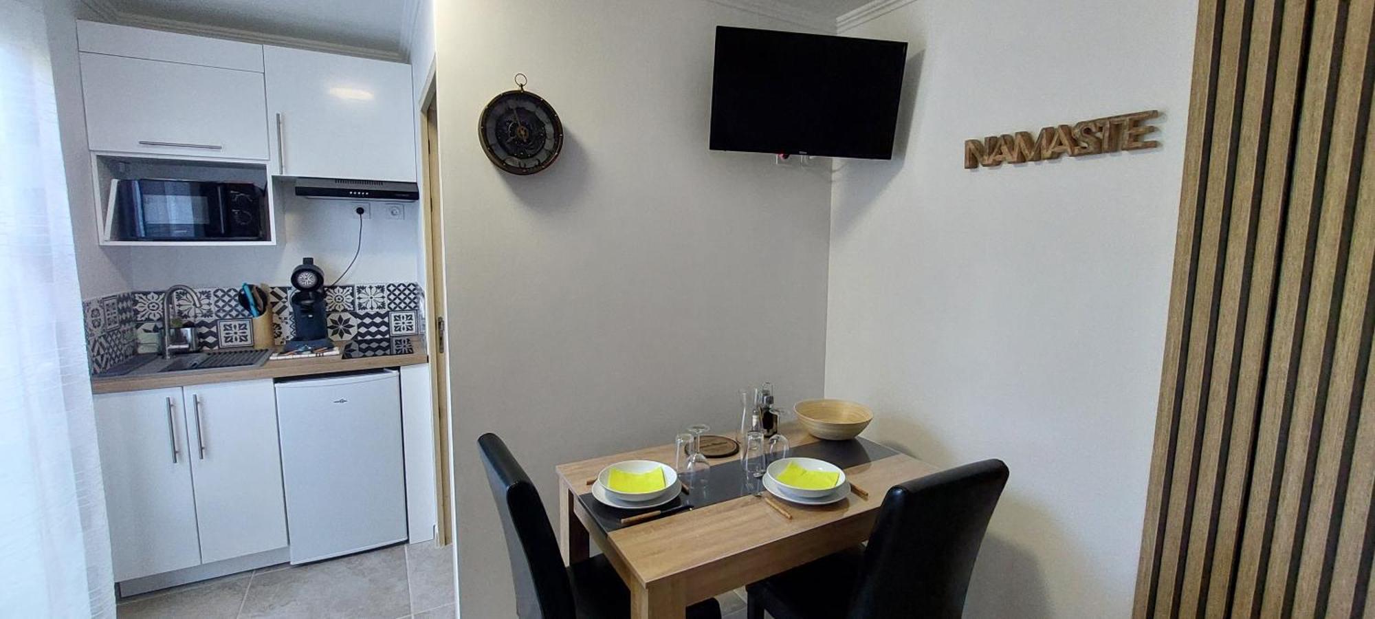 Gite De L'Olivier, Classe, Climatise, Jardin Avec Parking Gratuit Devant Le Logement Et A 5 Minutes Du Centre-Ville A Pied LʼIsle-sur-la-Sorgue Buitenkant foto