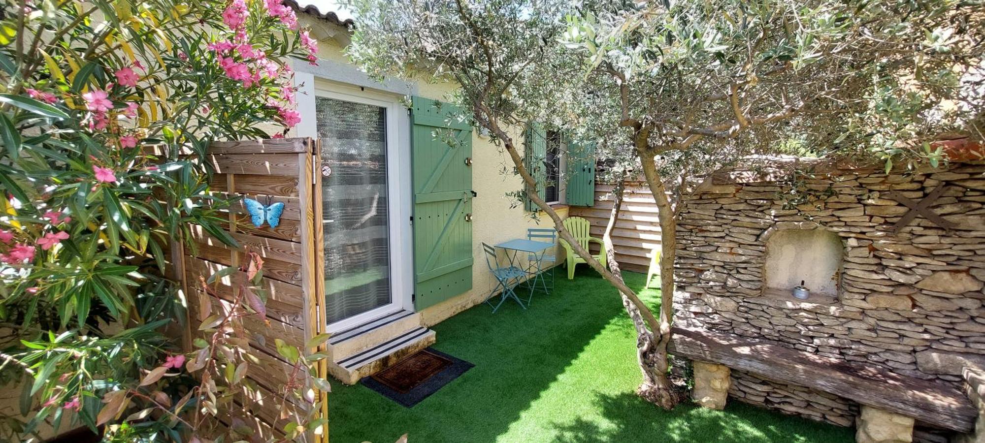 Gite De L'Olivier, Classe, Climatise, Jardin Avec Parking Gratuit Devant Le Logement Et A 5 Minutes Du Centre-Ville A Pied LʼIsle-sur-la-Sorgue Buitenkant foto